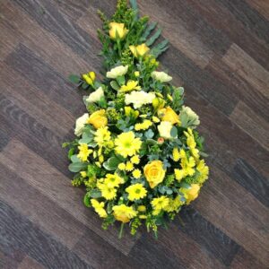 Yellow, white and green single ended spray